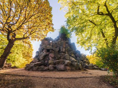 Aranyló őszi fényben Gödöllő Erzsébet-parkja