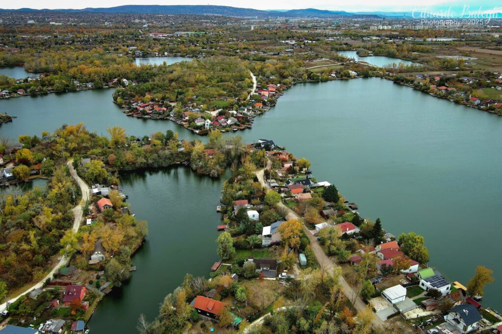 Fjordhangulat a főváros szélén – a Kavicsos-tó különleges világa