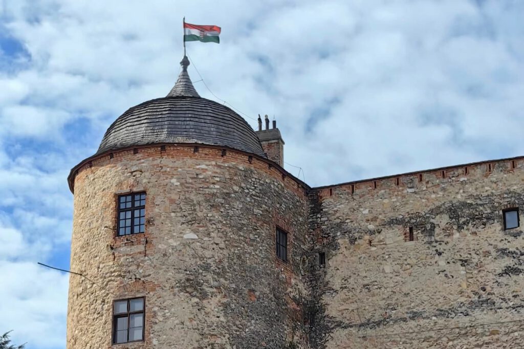 Pécsváradi vár – ezer év története a Mecsek lábánál