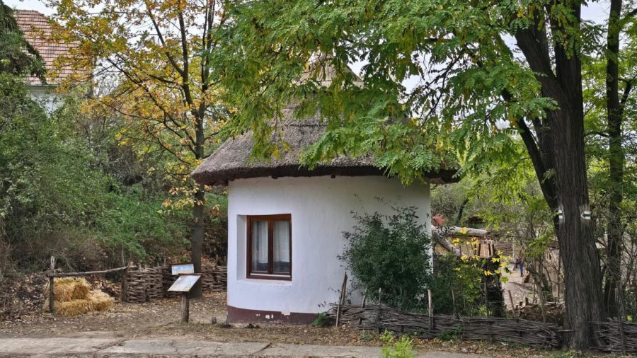 Árpád-kori skanzen Tiszaalpáron: a múltból épült falu