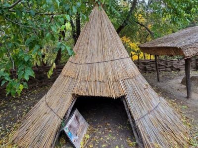 Árpád-kori skanzen Tiszaalpáron: a múltból épült falu