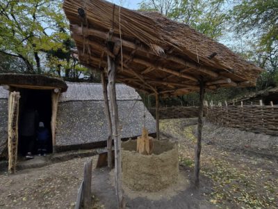 Árpád-kori skanzen Tiszaalpáron: a múltból épült falu