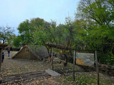 Árpád-kori skanzen Tiszaalpáron: a múltból épült falu