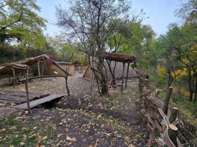 Árpád-kori skanzen Tiszaalpáron: a múltból épült falu