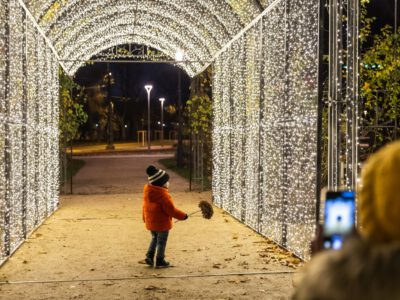 Ingyenes adventi fénypark nyílt a Városligetben