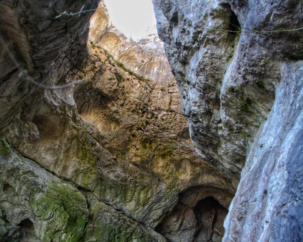 Jankovich-barlang Bajót mellett – különleges kirándulóhely csodálatos panorámával