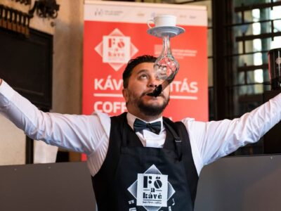 „Fő a kávé”: nagyszabású kávétörténeti kiállítás nyílt Budapesten