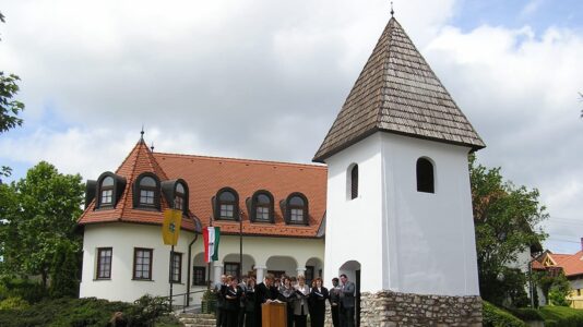 Református harangláb Paloznak