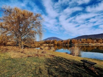 Határréti-tó: nyugodt vízpart a Pilis alatt