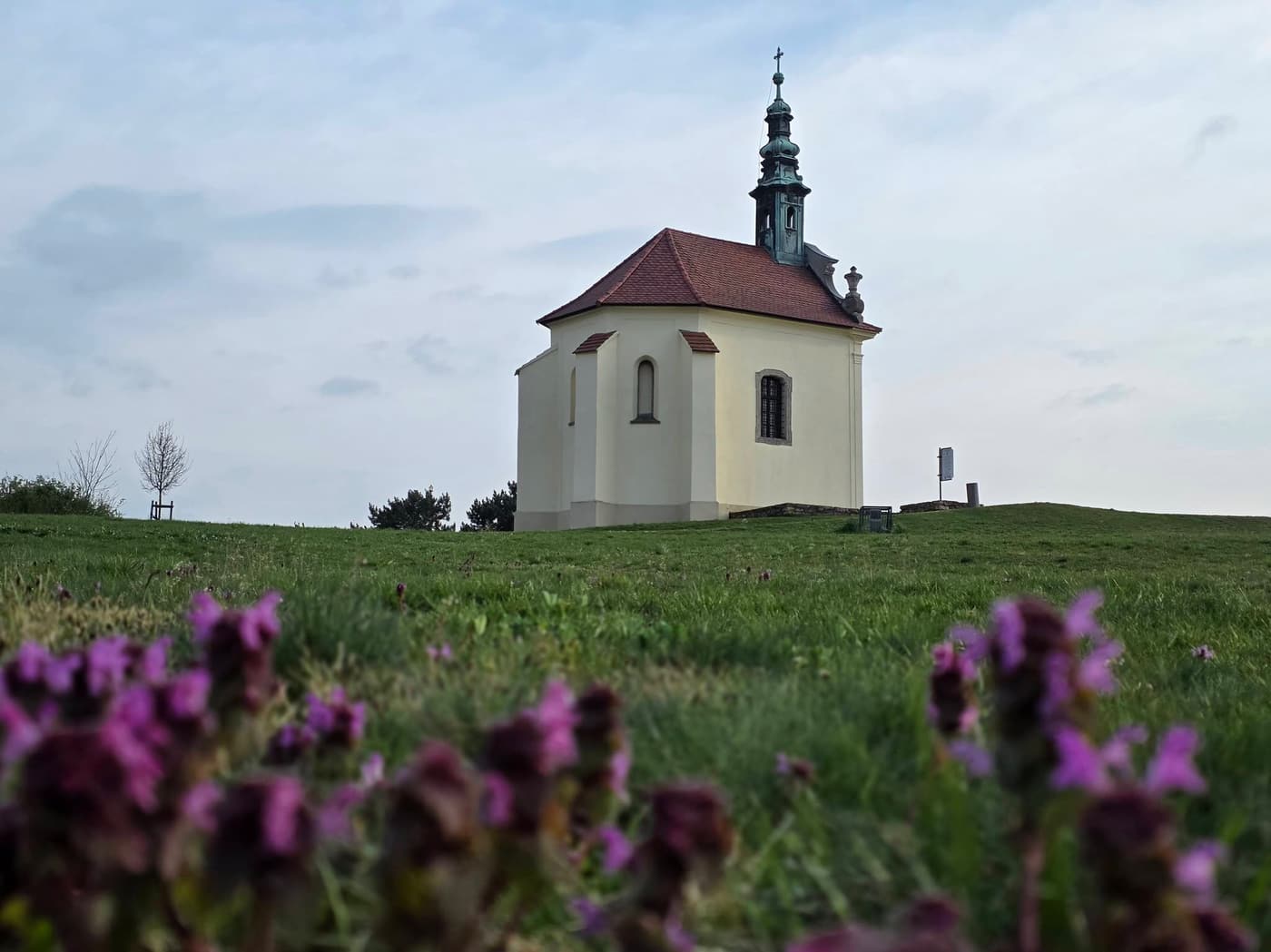 A tatai Kálvária-domb – öt ok, amiért érdemes felmenni