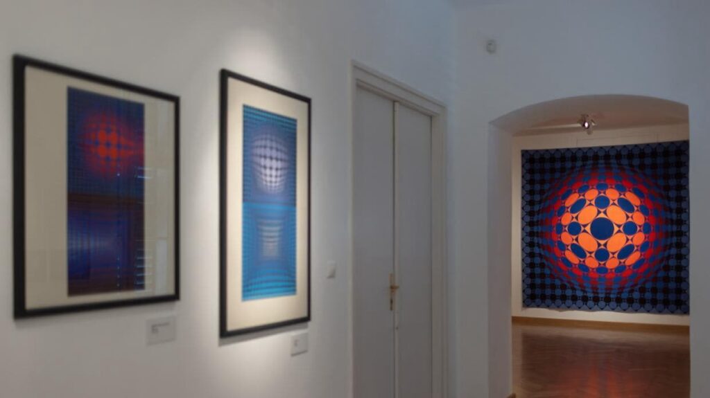 Megújult kiállítással nyílt újra a pécsi Vasarely Múzeum