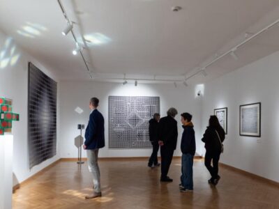 Megújult kiállítással nyílt újra a pécsi Vasarely Múzeum