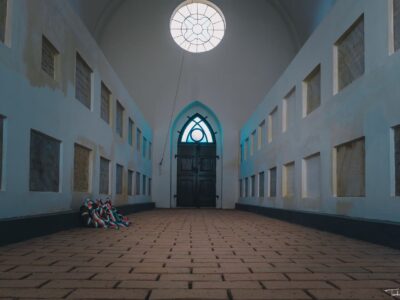 Történelem a temetőkertben: a Lónyay család sírkápolnája Lónyán