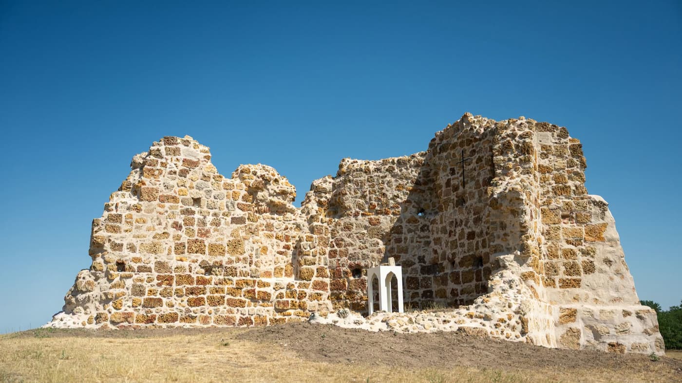 Középkori templomrom újult meg Lajosmizse határában