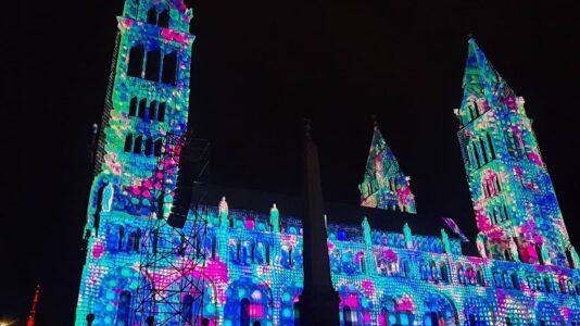 Victor Vasarely előtt tiszteleg a jubileumi Zsolnay Fényfesztivál Pécsen