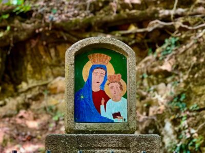 Püspökszentlászló, a Zengő oldalában fekvő apró falu