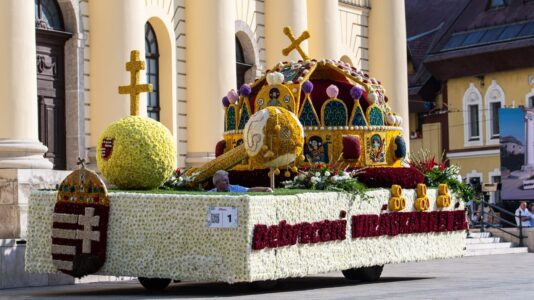 Hat napon át tart a Debreceni Virágkarnevál, 350 programmal készülnek