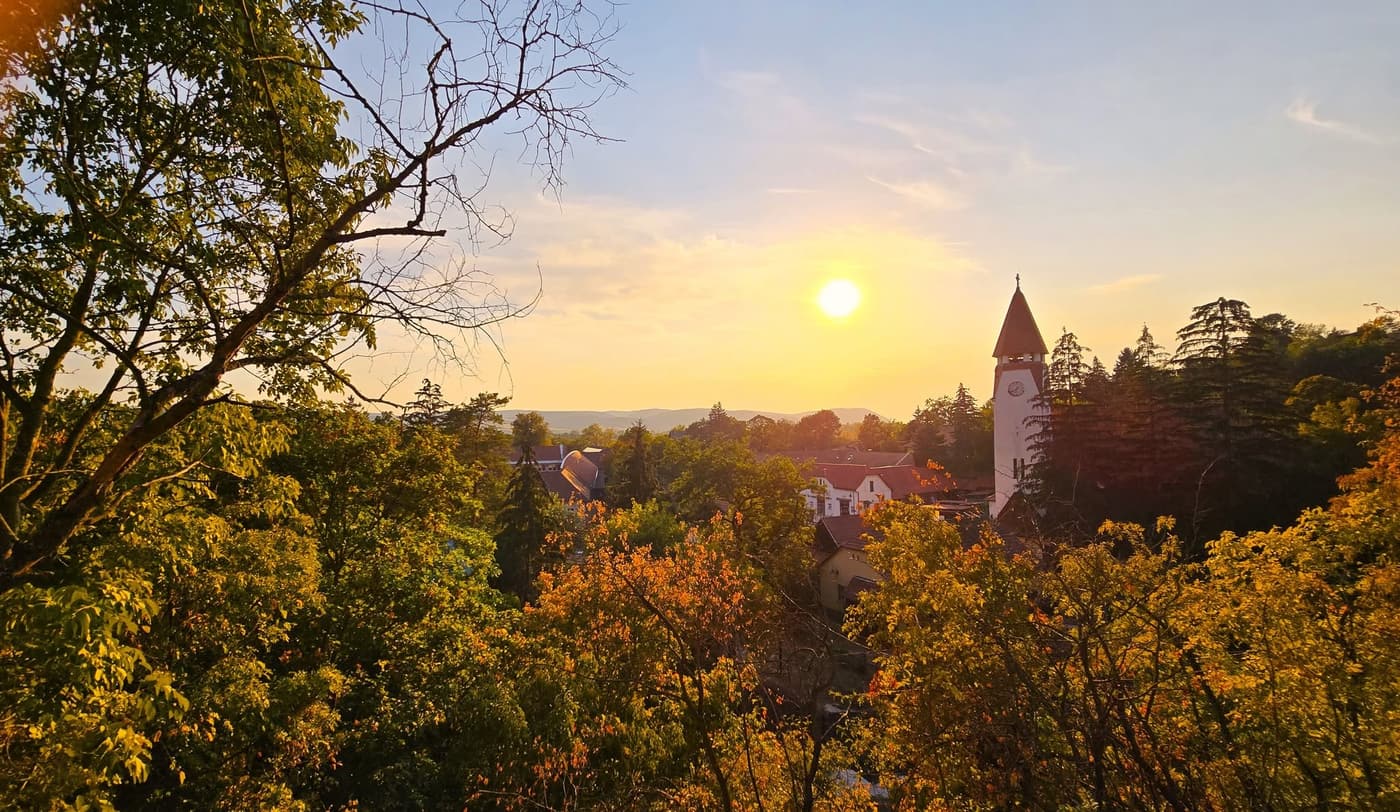 Zebegény, ahol a Duna, a hegyek és a művészet összeér