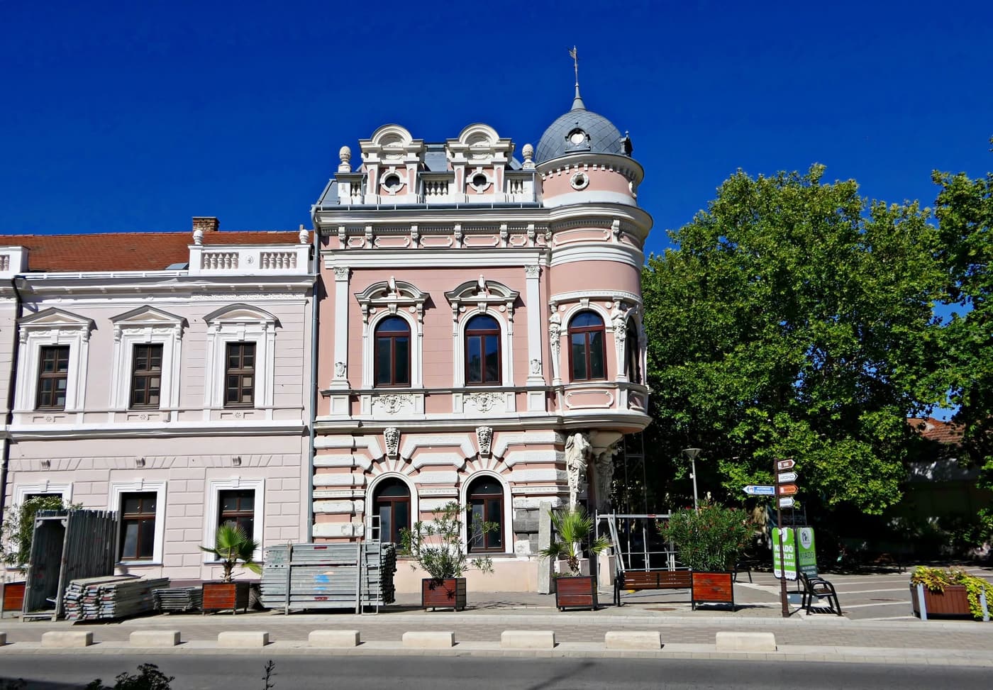 Siklós, a Tenkes lábánál fekvő történelmi város
