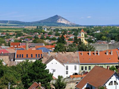 Siklós, a Tenkes lábánál fekvő történelmi város