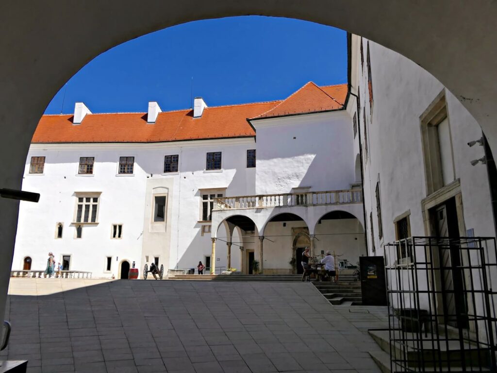 Siklós, a Tenkes lábánál fekvő történelmi város