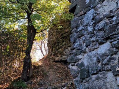 Cserteri vár: évszázados romok és panoráma a Mátrában