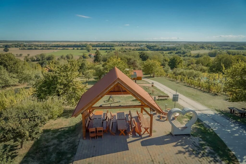 Csömötei-kilátó: könnyű kirándulás nagy panorámával Kőszeg közelében