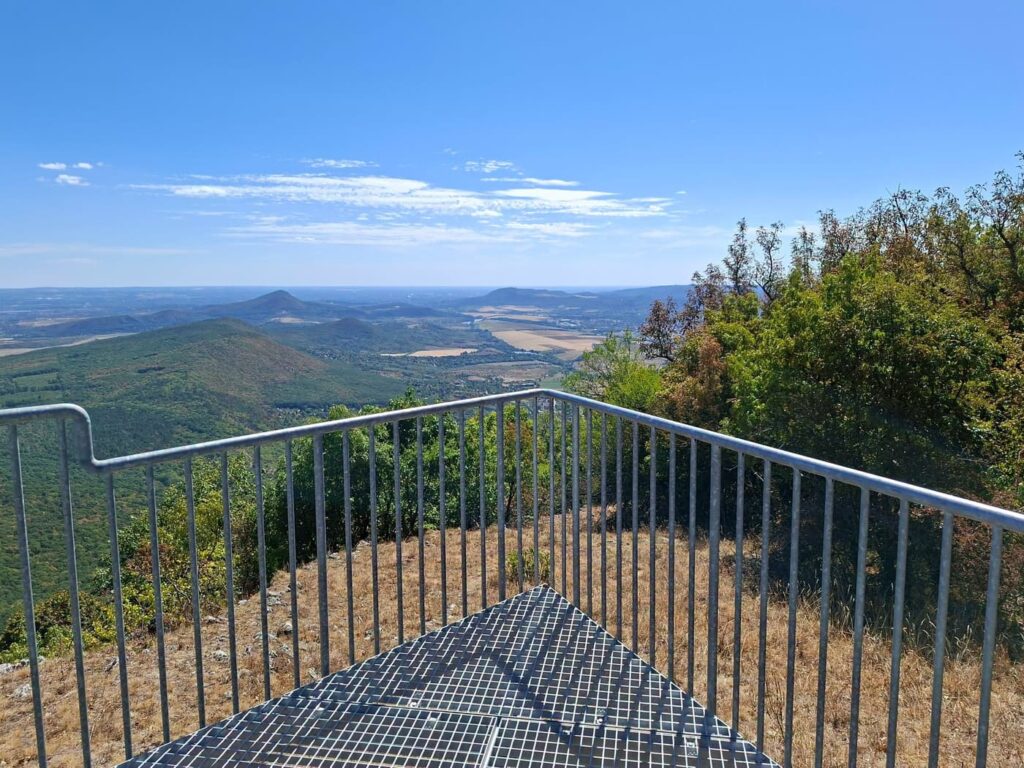 Pilis-tető, ahol panorámasétány és kilátó várja a kirándulókat