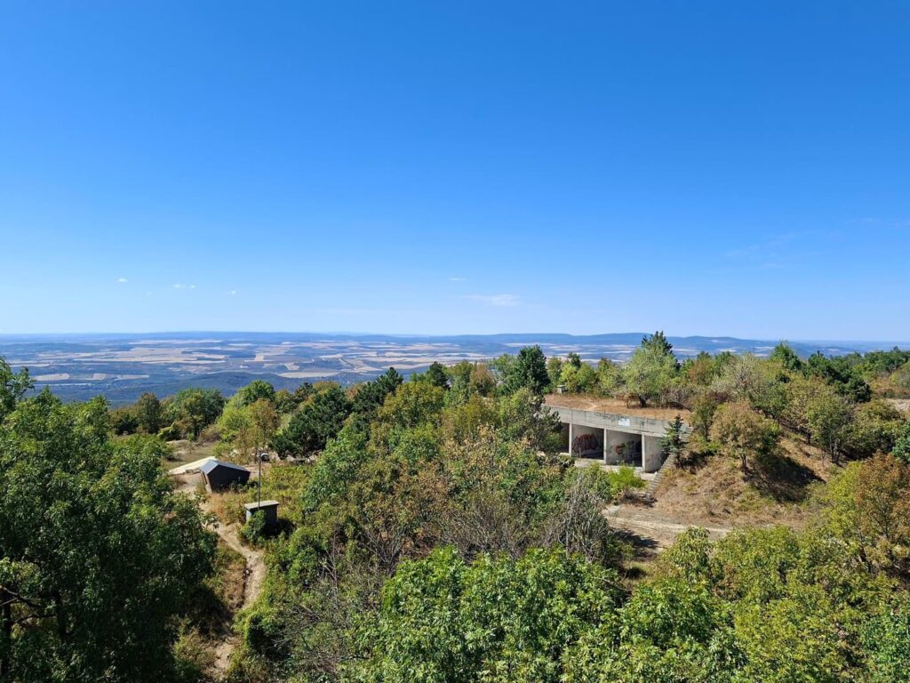Pilis-tető, ahol panorámasétány és kilátó várja a kirándulókat