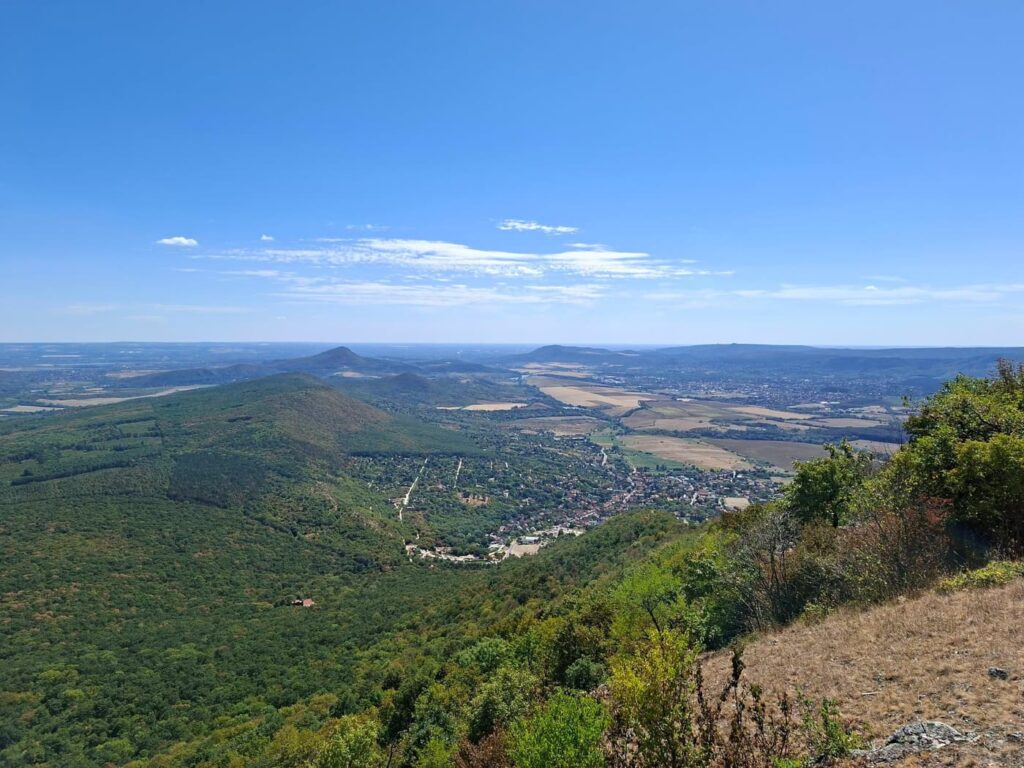 Pilis-tető, ahol panorámasétány és kilátó várja a kirándulókat