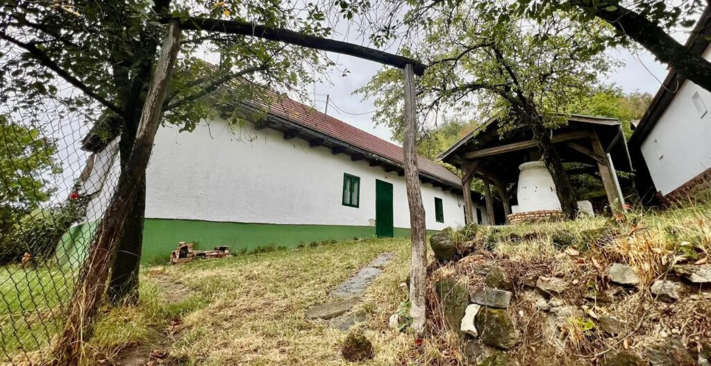 Rónafalu, ahol a Medves-fennsík szinte a házaknál kezdődik