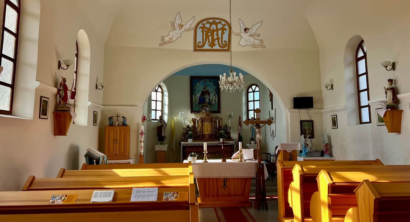 Rónafalu, ahol a Medves-fennsík szinte a házaknál kezdődik
