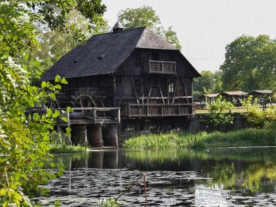 Évszázados múlt, hatalmas vízikerekek – ilyen a túristvándi vízimalom