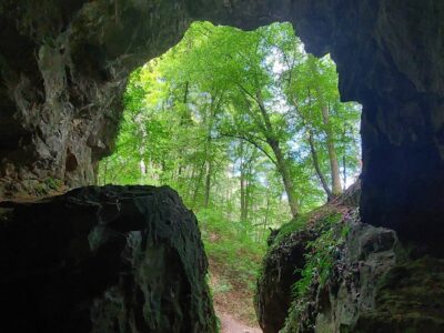 Különleges kirándulóhelyet rejt a Mecsek: a Mánfai-kőlyuk