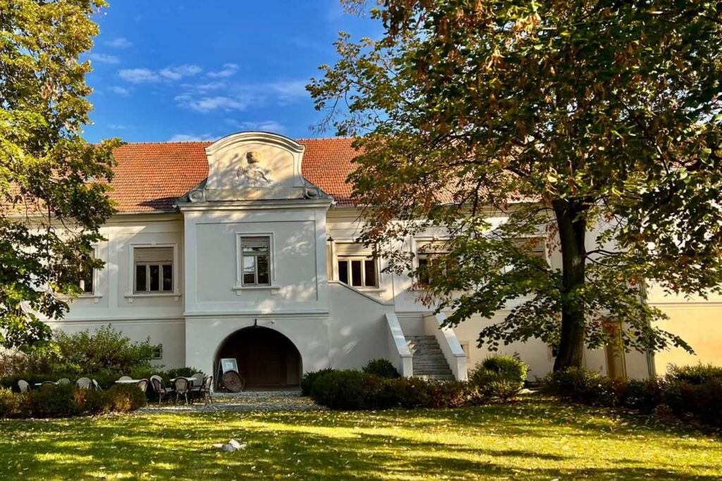 Tolcsva – kastélyok, történelmi pincék és évszázados emlékek Tokaj-Hegyalján